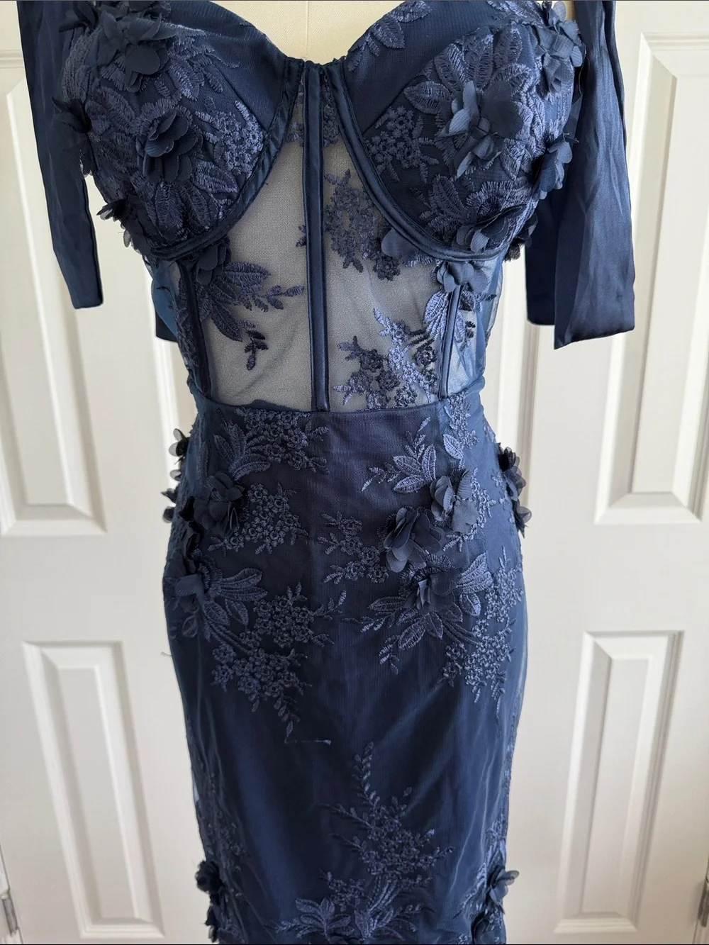 NWT Lulus Charisma Navy 3D Floral Bustier Tie Strap Wedding Guest Dress Size L - Picture 5 of 15
